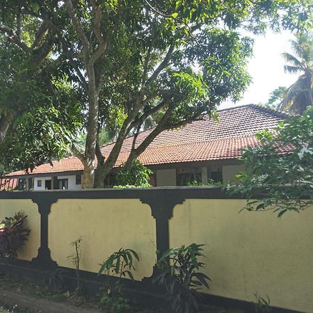 Water Front Home Stay And Resort Anuradhapura Eksteriør bilde