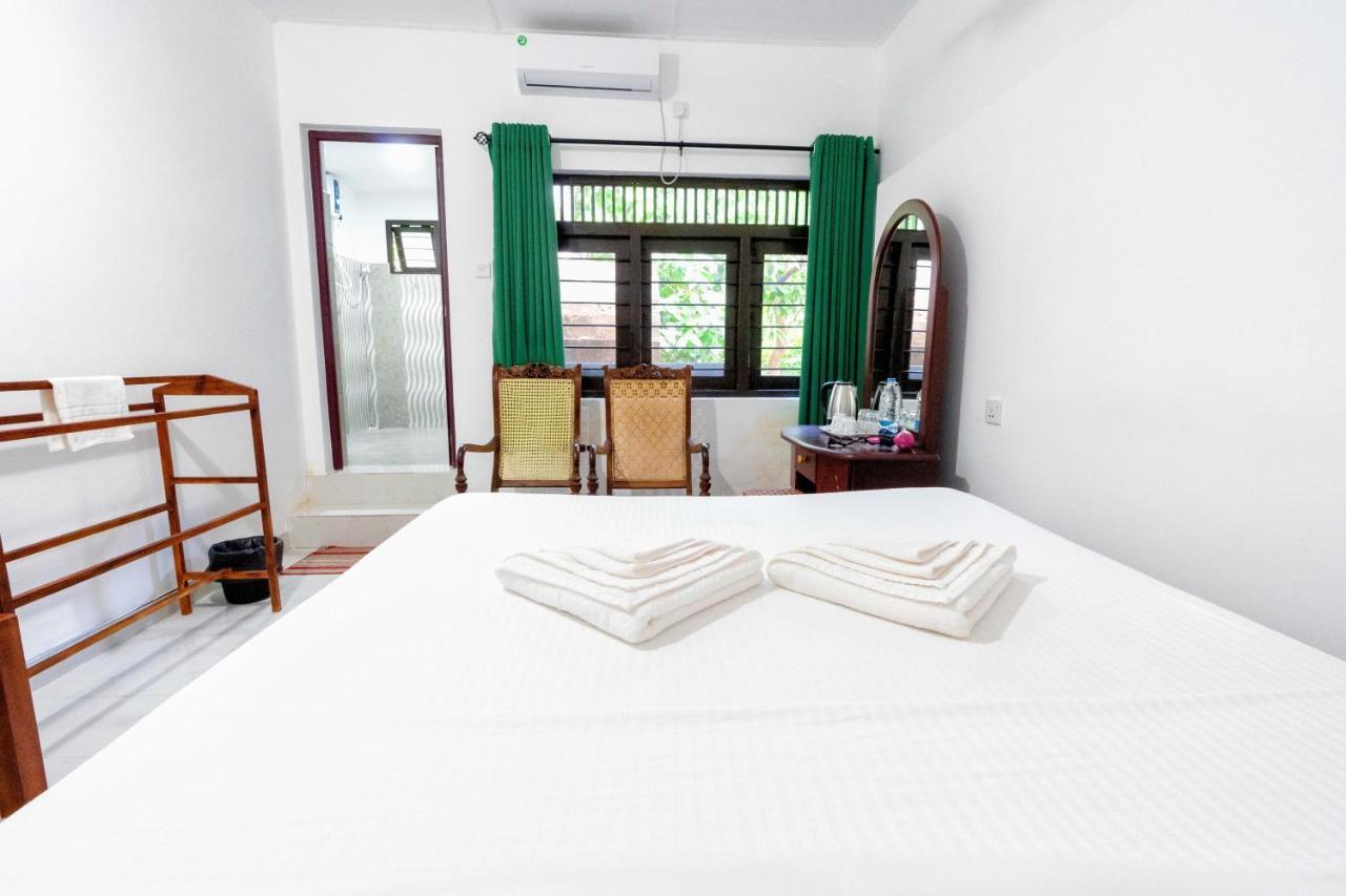 Water Front Home Stay And Resort Anuradhapura Eksteriør bilde