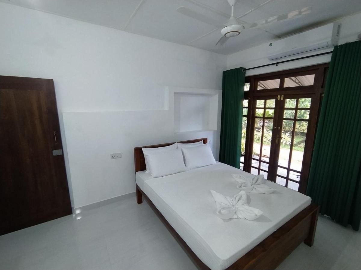 Water Front Home Stay And Resort Anuradhapura Eksteriør bilde