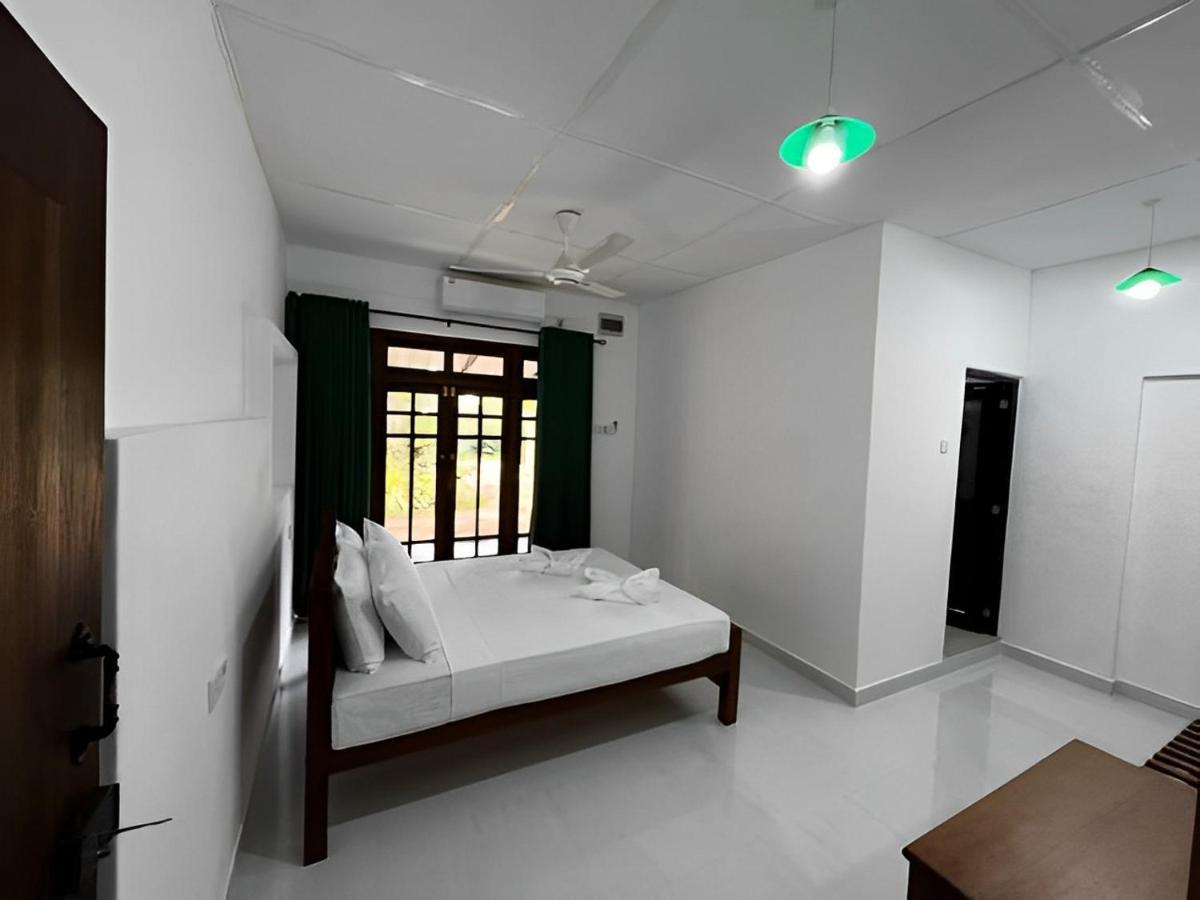 Water Front Home Stay And Resort Anuradhapura Eksteriør bilde