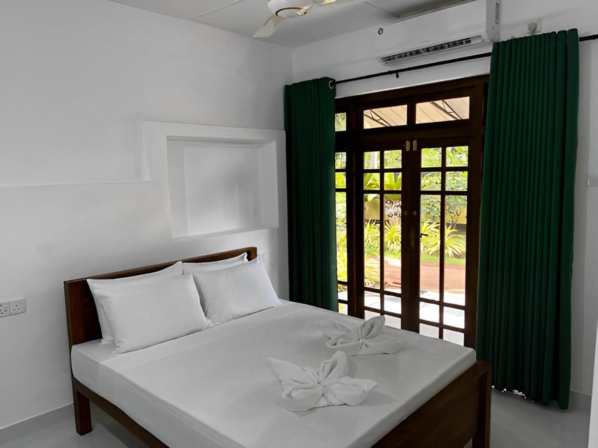 Water Front Home Stay And Resort Anuradhapura Eksteriør bilde