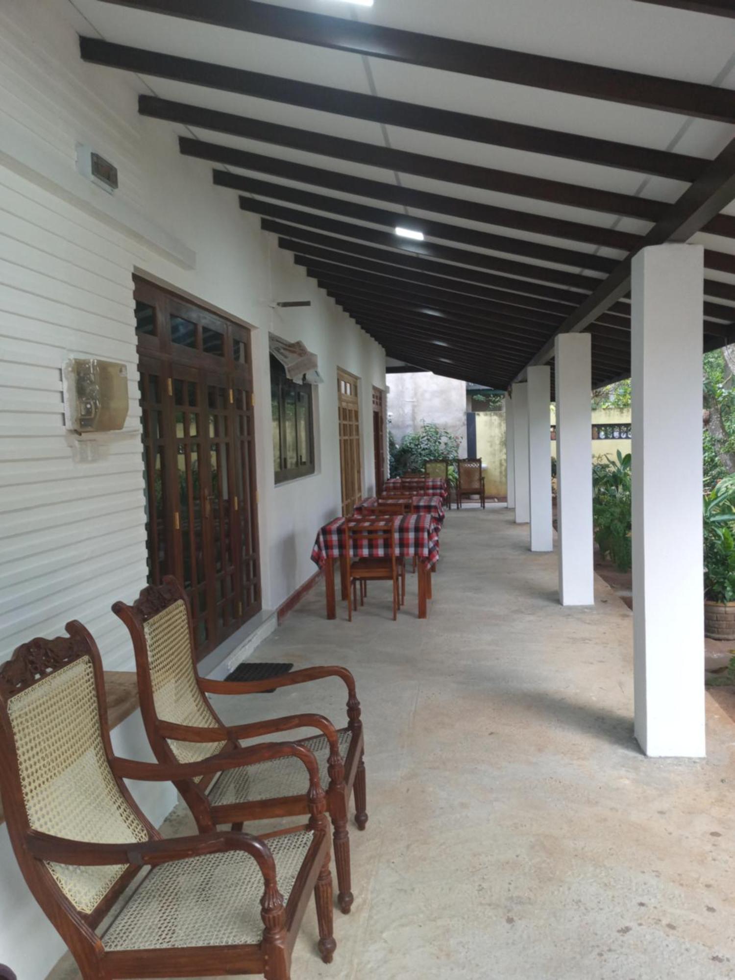 Water Front Home Stay And Resort Anuradhapura Eksteriør bilde