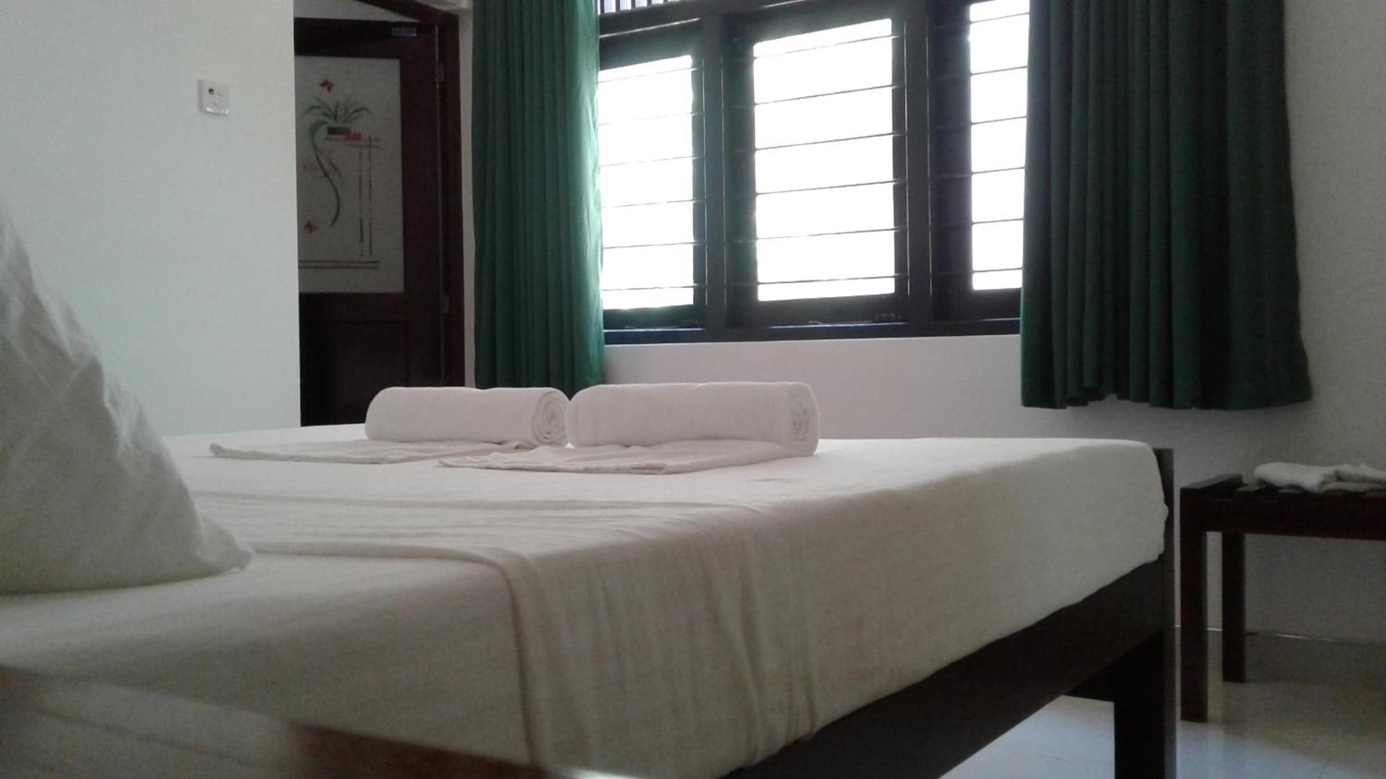 Water Front Home Stay And Resort Anuradhapura Eksteriør bilde