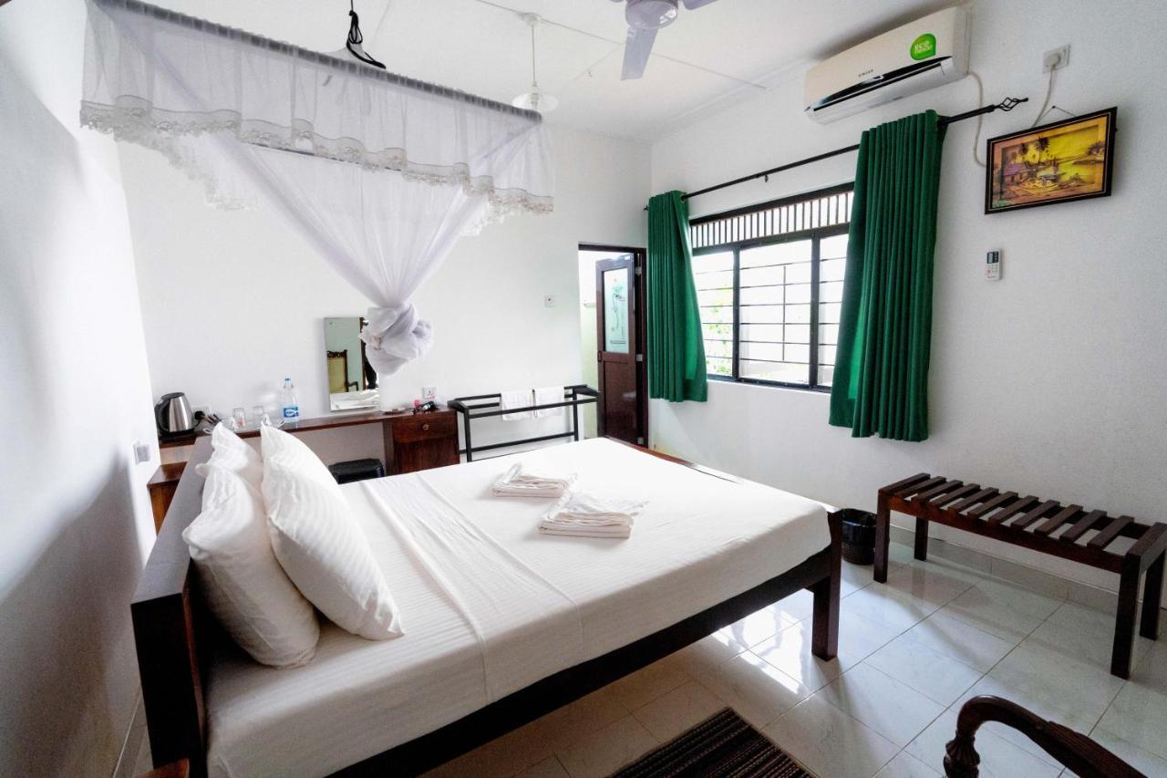 Water Front Home Stay And Resort Anuradhapura Eksteriør bilde