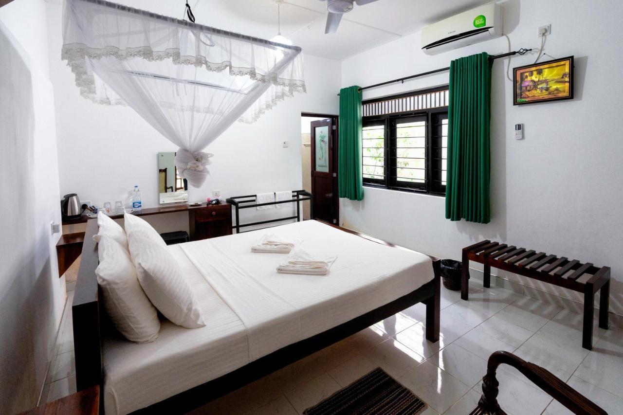 Water Front Home Stay And Resort Anuradhapura Eksteriør bilde